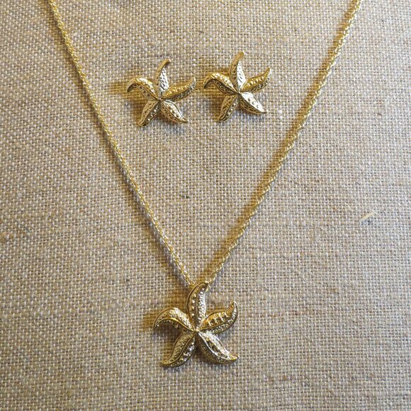 Avon Gold Starfish Necklace and Earring Set - Picture 1 of 3